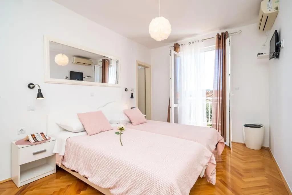 Standard Double room with balcony twin beds