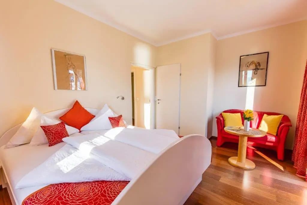 Suite with balcony and with lake view