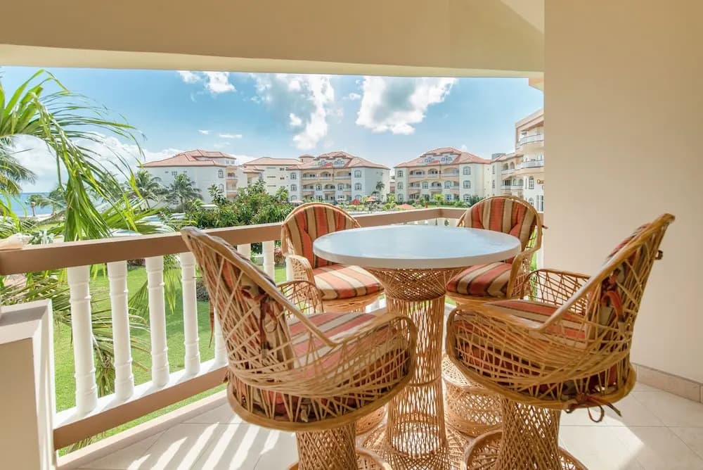 2 Bedrooms Standard room with ocean view
