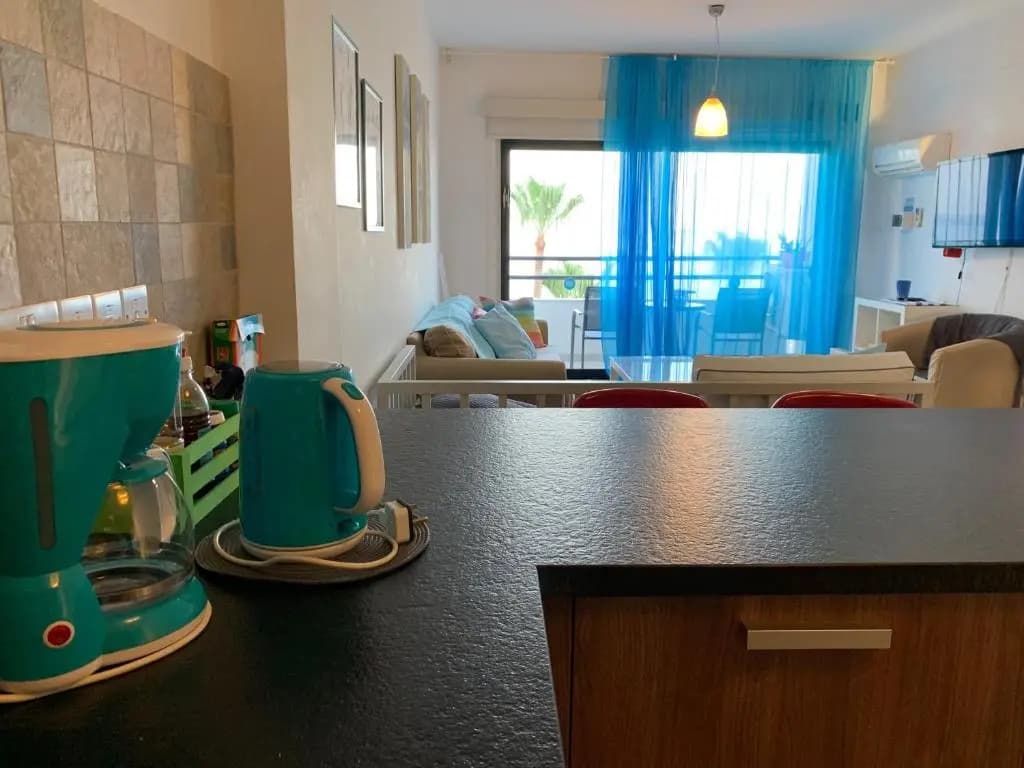 2 Bedrooms Apartment with sea view
