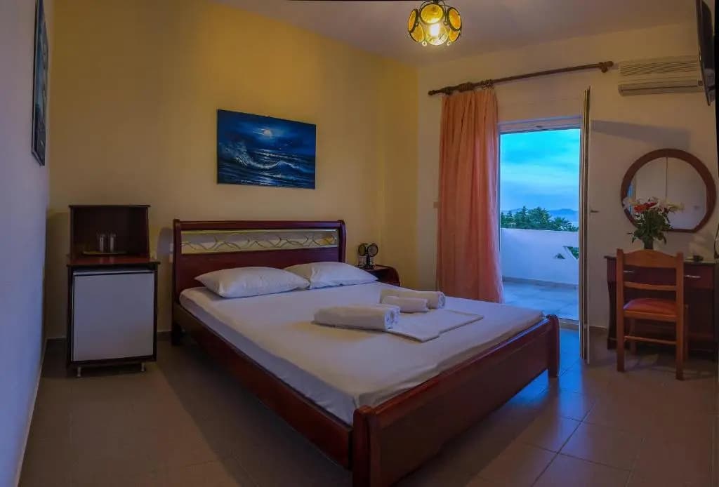 Standard Double room with sea view full double bed