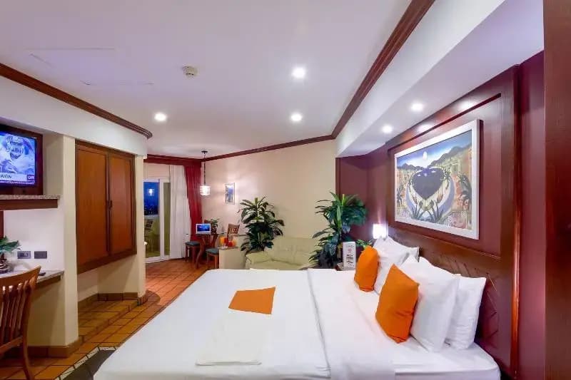 Double Studio Suite with ocean view full double bed
