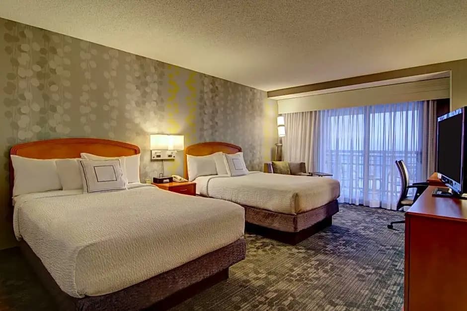 Standard room with city view