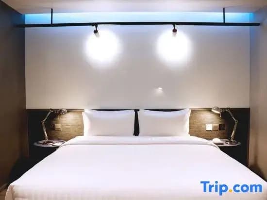 1 Bedroom Standard Double room with balcony full double bed