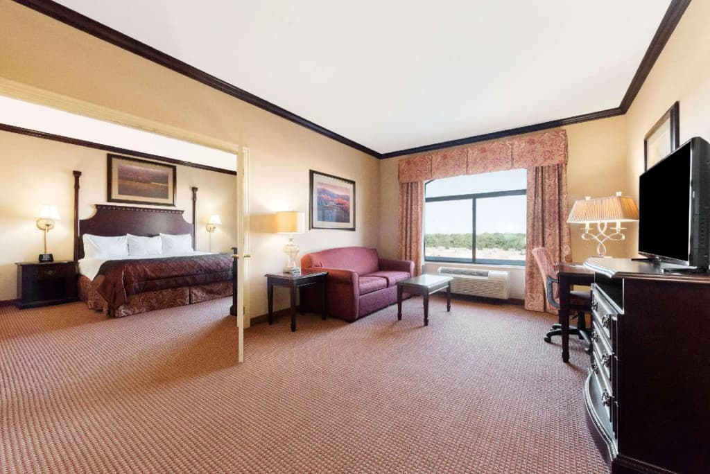 Deluxe Suite