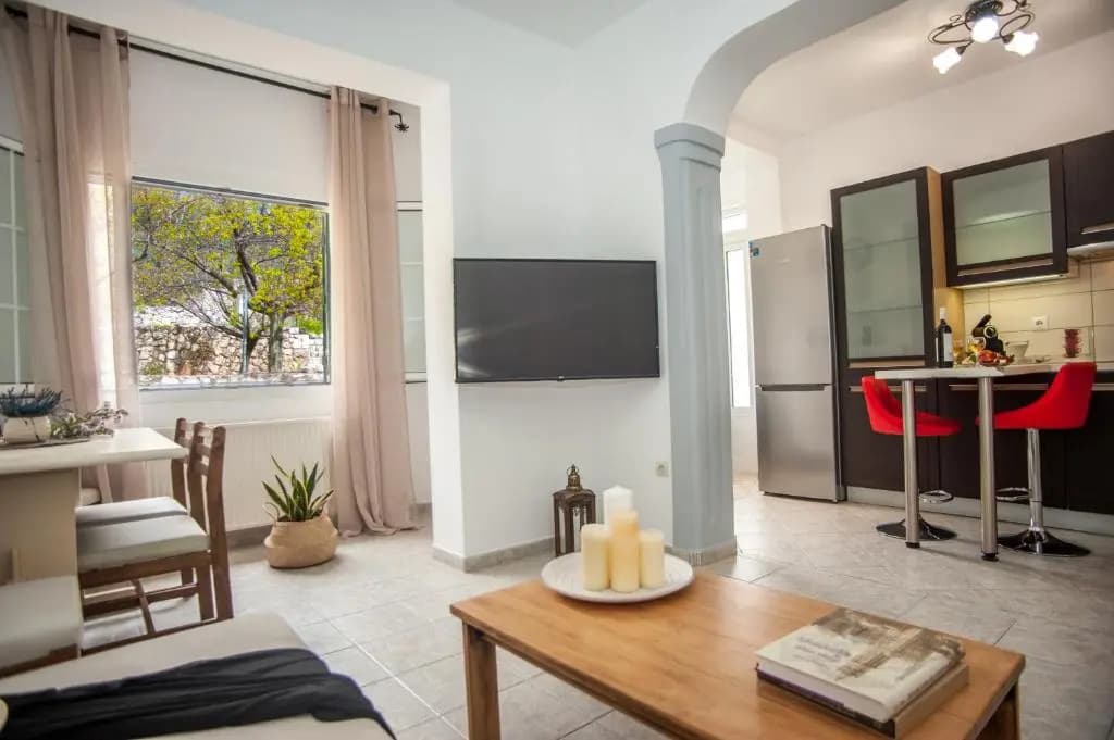 2 Bedrooms Apartment