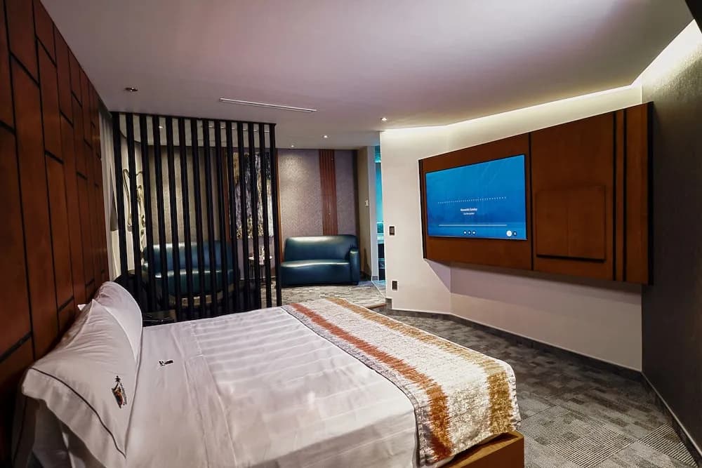 Luxury Suite