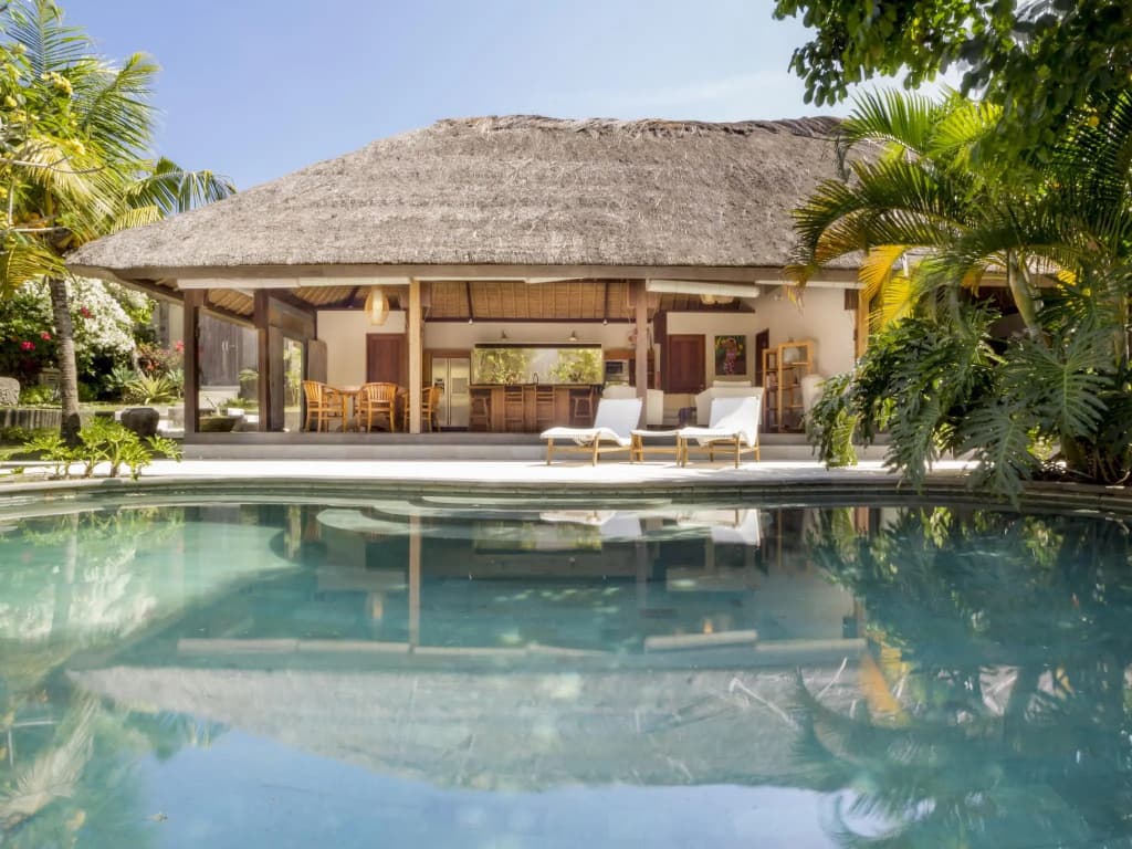 2 Bedrooms Villa