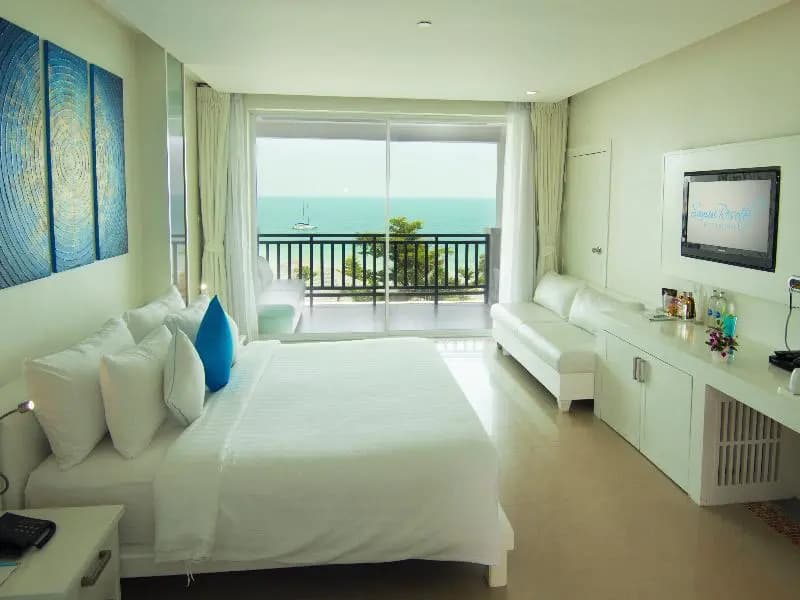 Superior Double room with balcony and with sea view full double bed