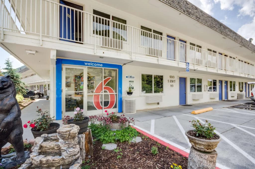 Hotel photo 1