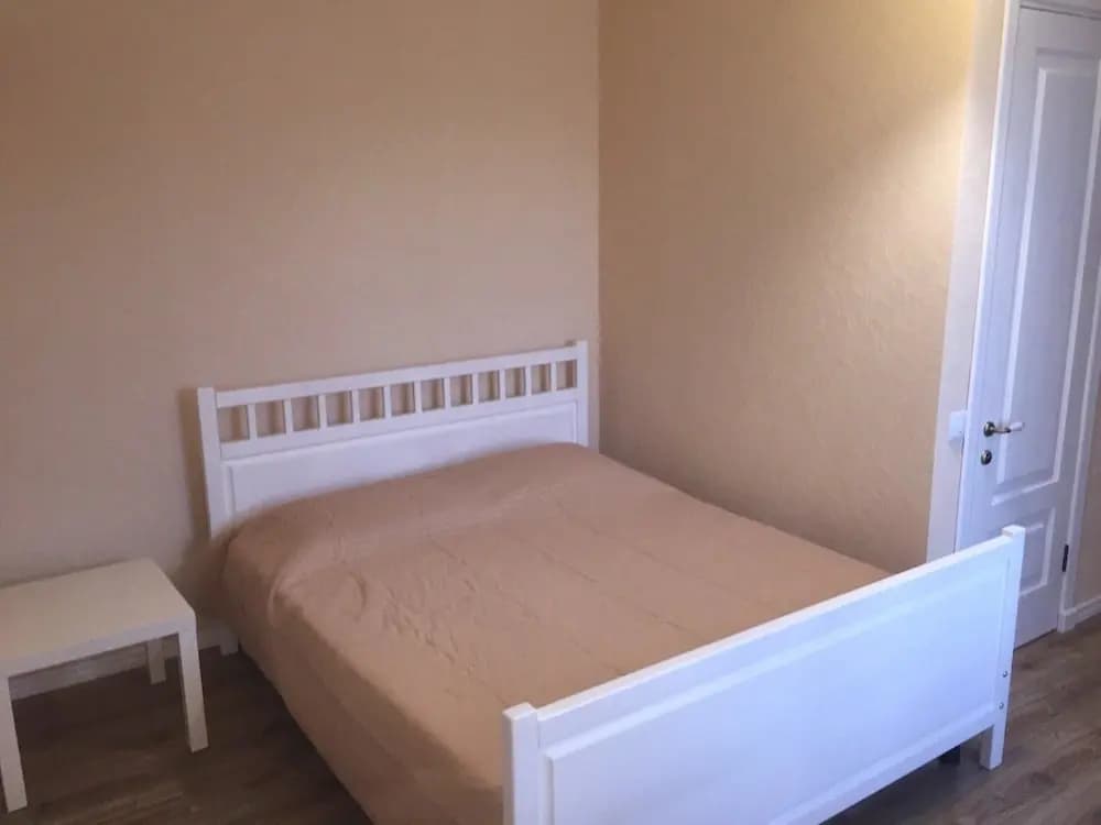 1 Bedroom Economy Double room full double bed