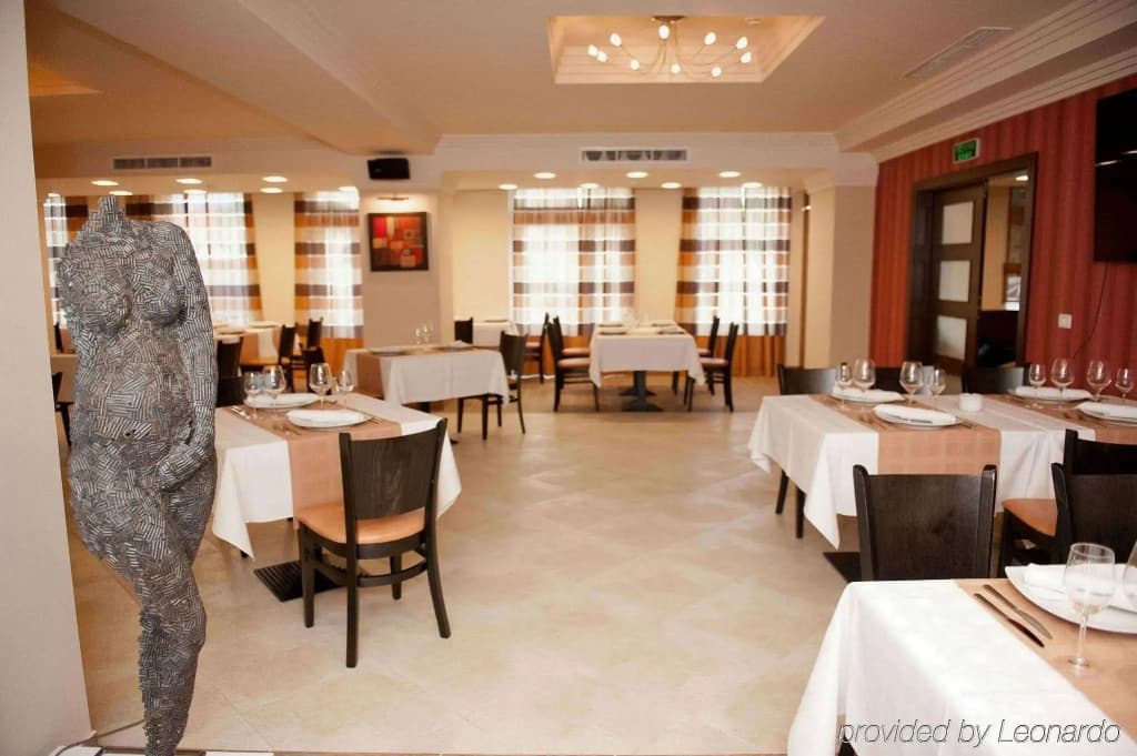 Hotel photo 12