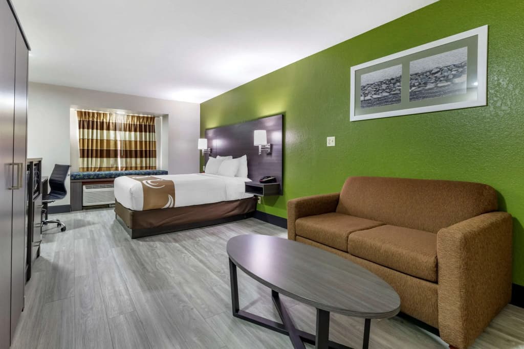 Double Suite full double bed