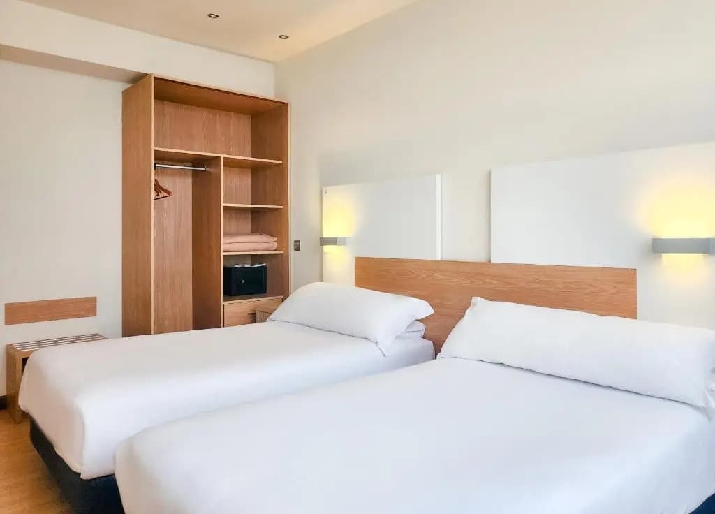 Superior Double room with sea view twin beds