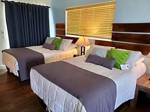 Deluxe Double room with ocean view full double bed