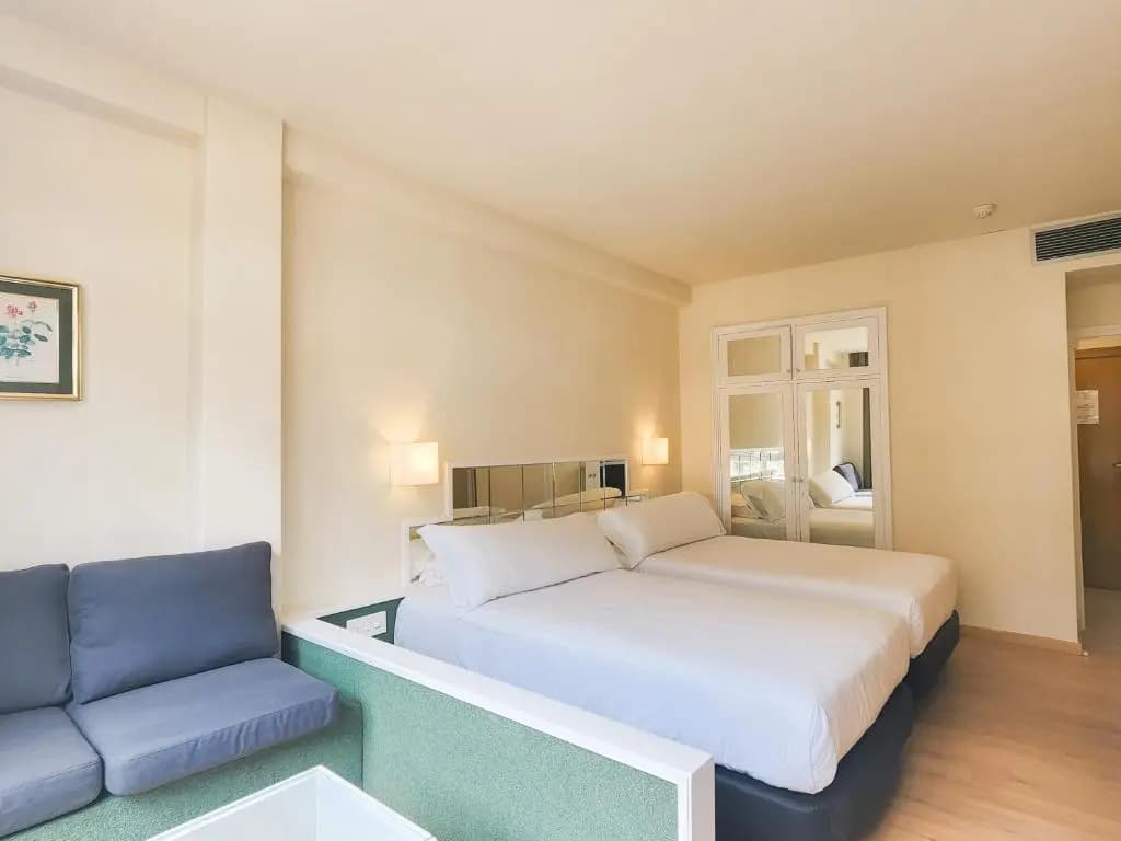 Superior Double room with river view twin beds