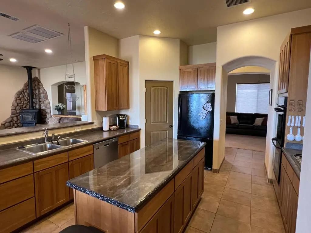 5 Bedrooms Cottage