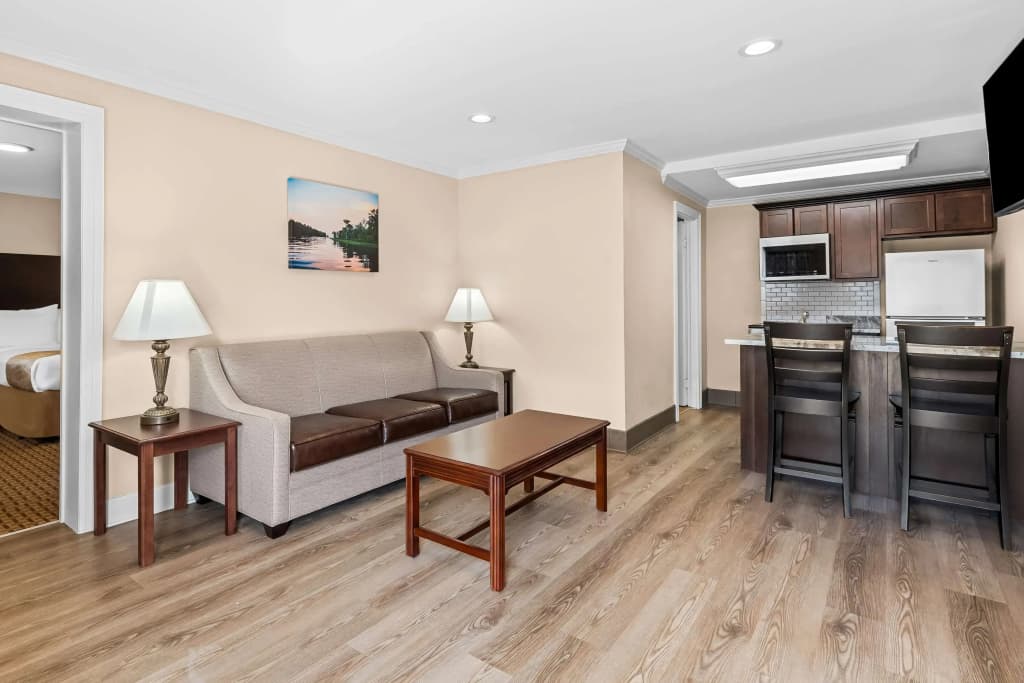 2 Bedrooms Double Suite full double bed