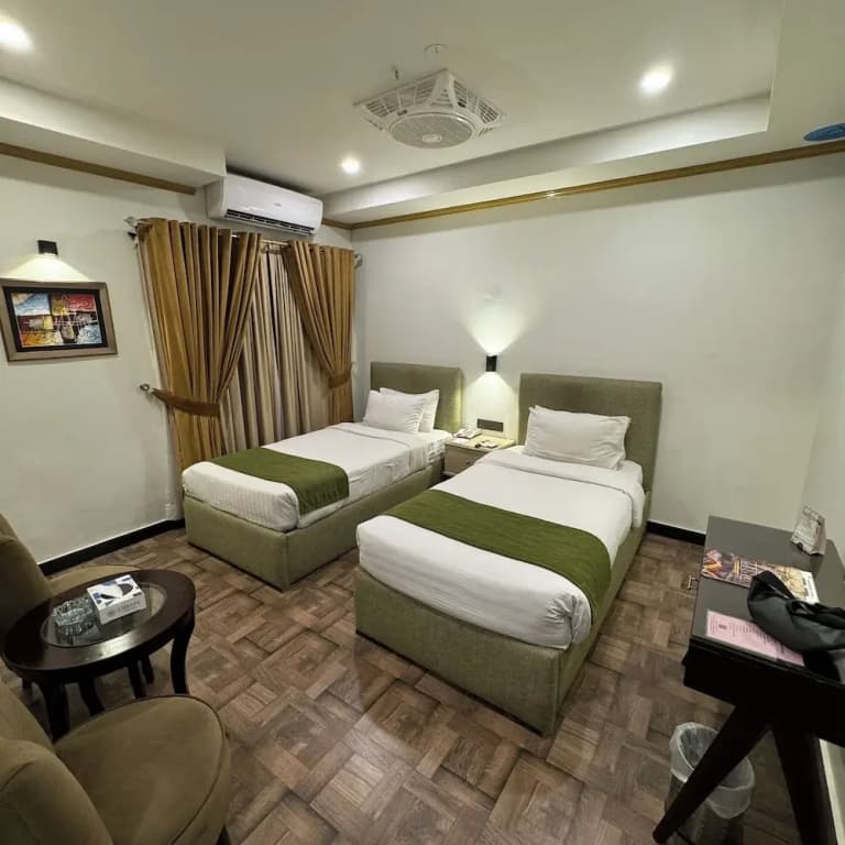 Deluxe Double room twin beds