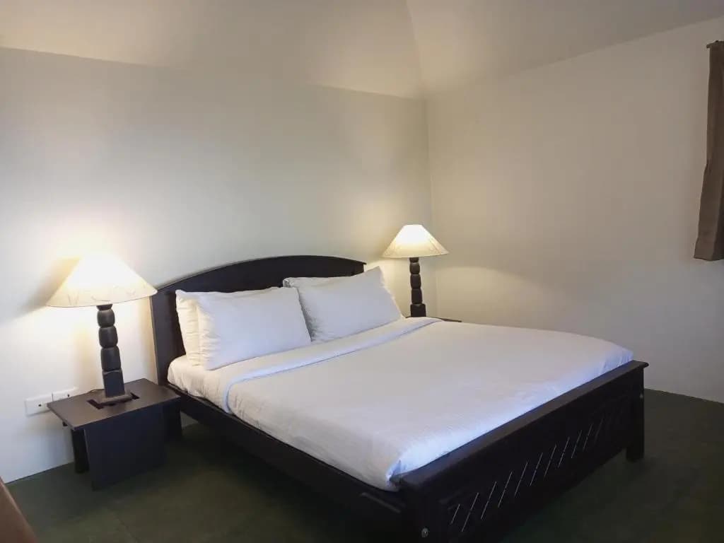 2 Bedrooms Villa