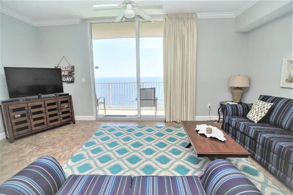 1 Bedroom Apartment with sea view