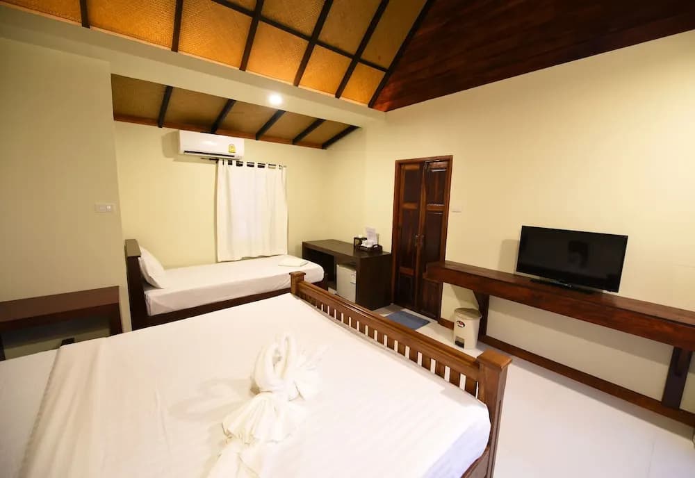 Deluxe Triple room with balcony