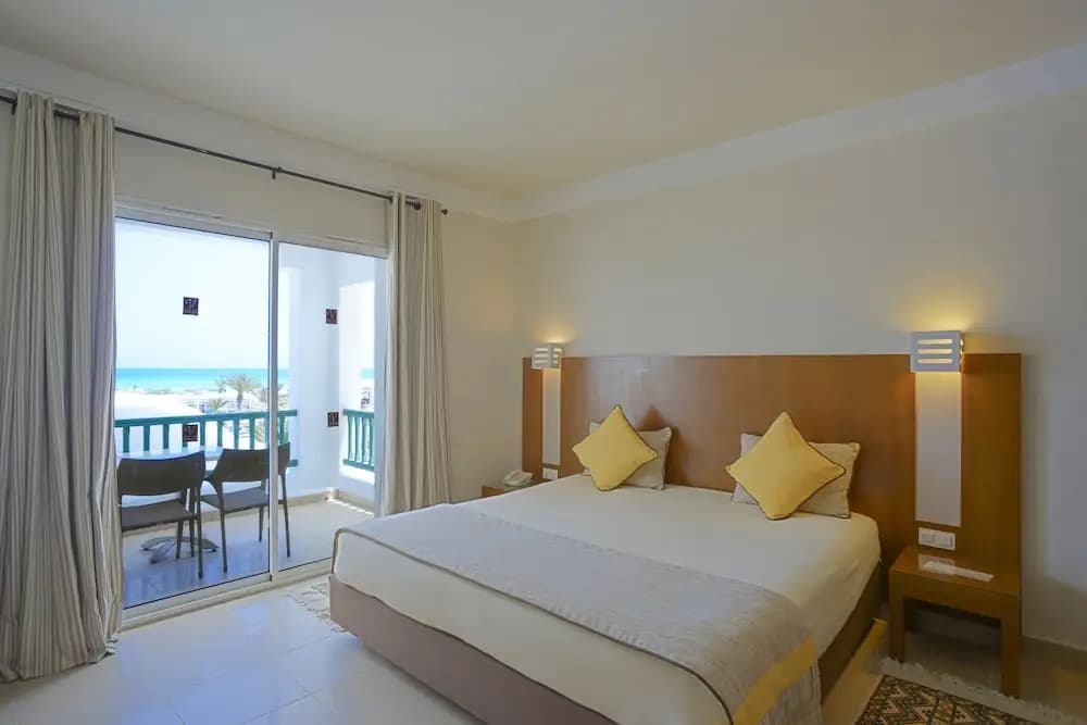 Standard Double room with balcony and with sea view full double bed