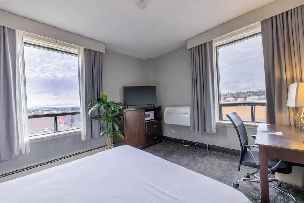 Standard Double room with city view full double bed