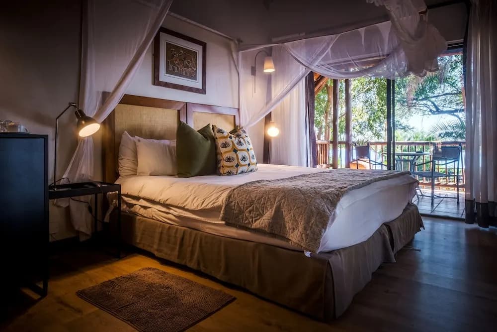 Luxury Double Suite with balcony full double bed