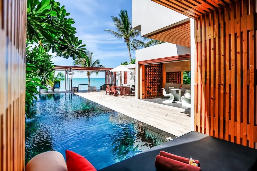 3 Bedrooms Standard room with balcony and beachfront