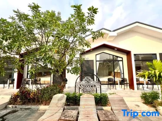 Deluxe Double room with pool view twin beds