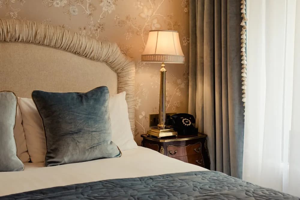 Superior Double Cottage with balcony full double bed