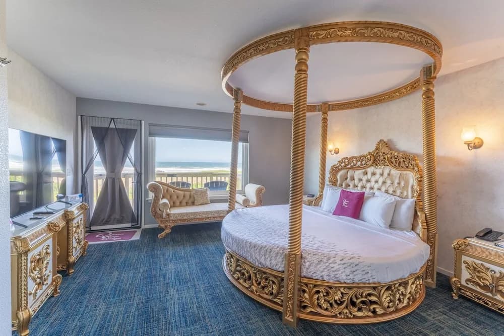 Standard Basement room with ocean view