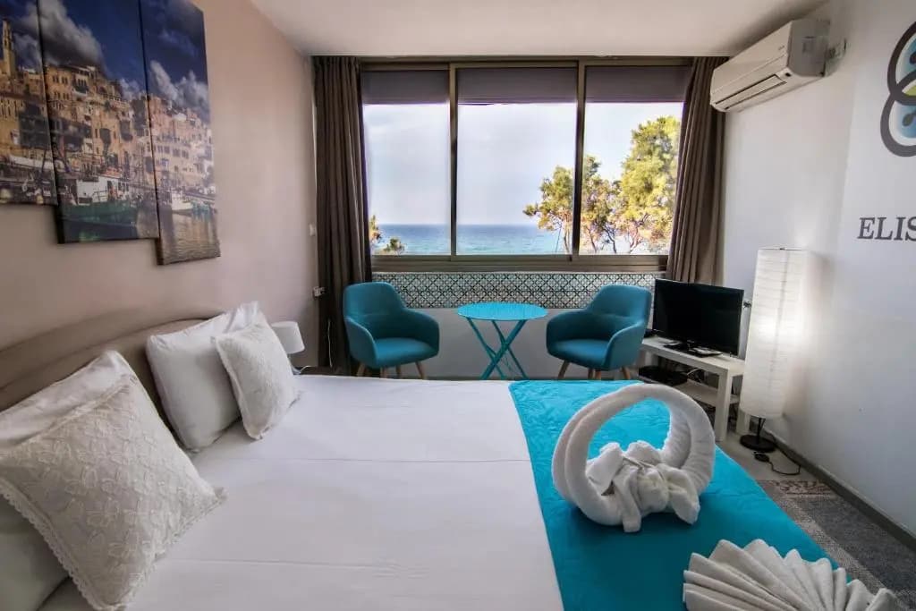 Standard Double room with sea view full double bed
