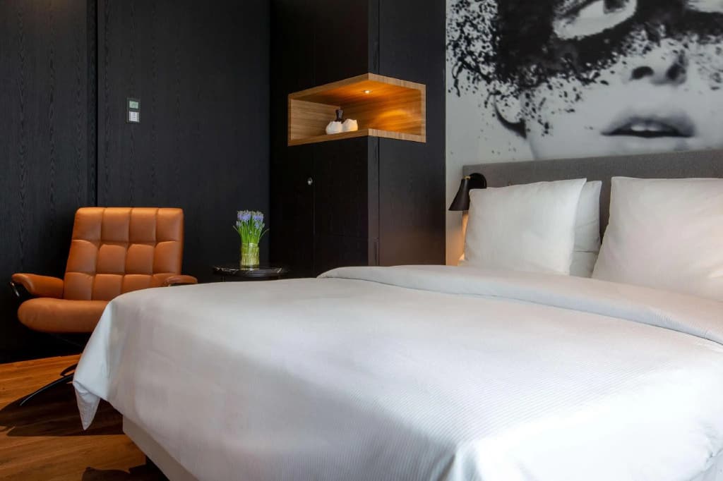 Double Suite with balcony full double bed
