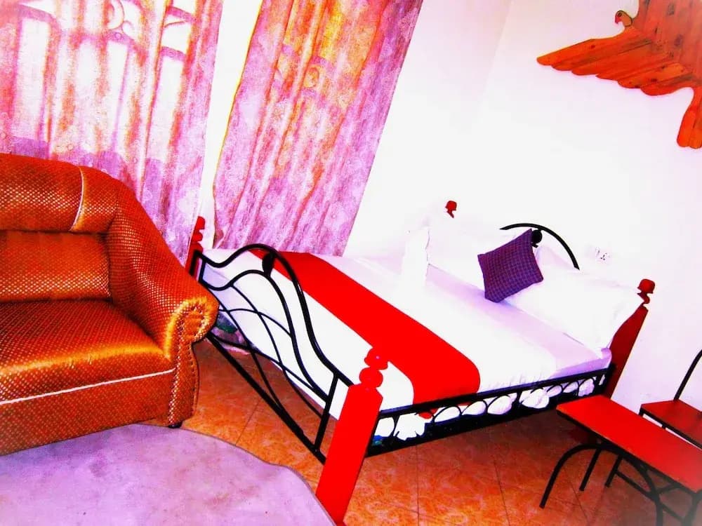 Economy room