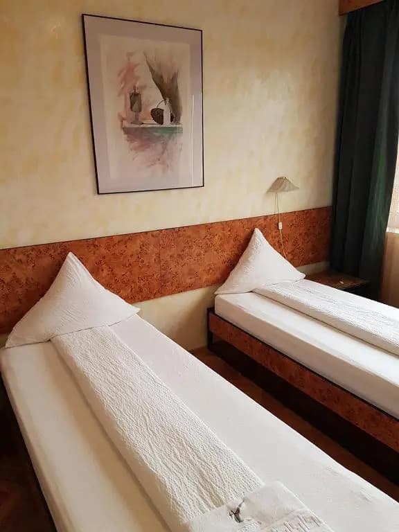 Economy room