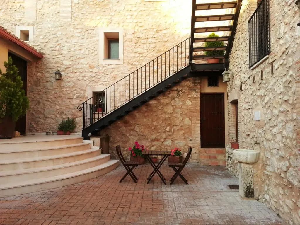 2 Bedrooms Cottage