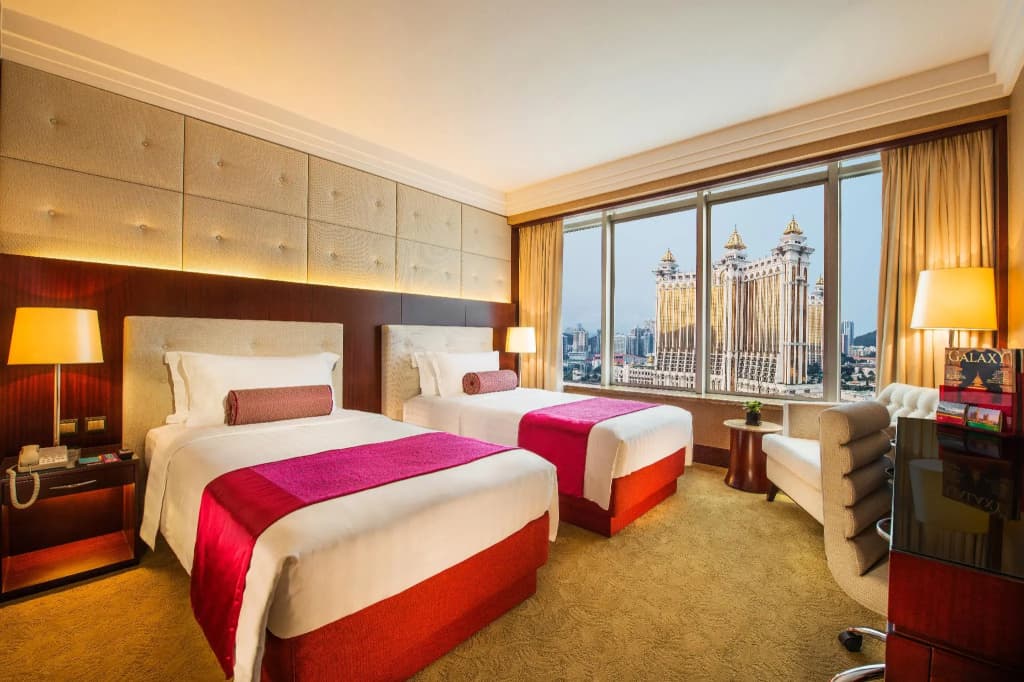 Broadway Double room twin beds