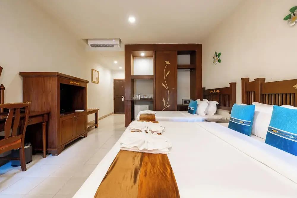 Superior Triple room with garden view