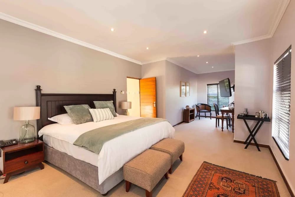 Executive Double room with balcony full double bed