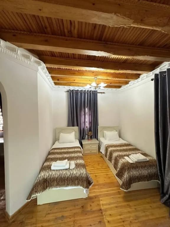 Standard Double room with city view full double bed