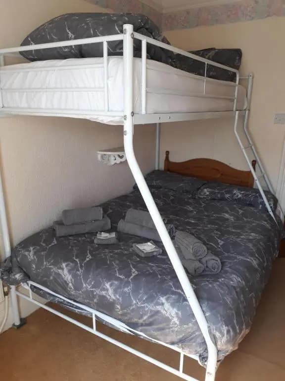 Economy room