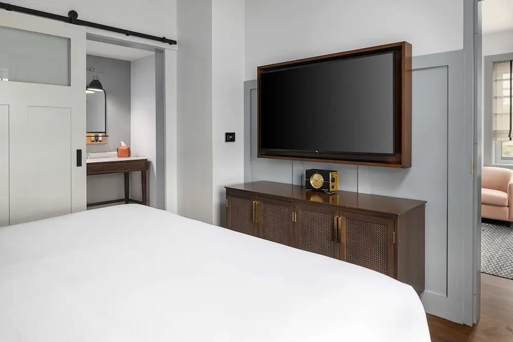 Double room with balcony full double bed