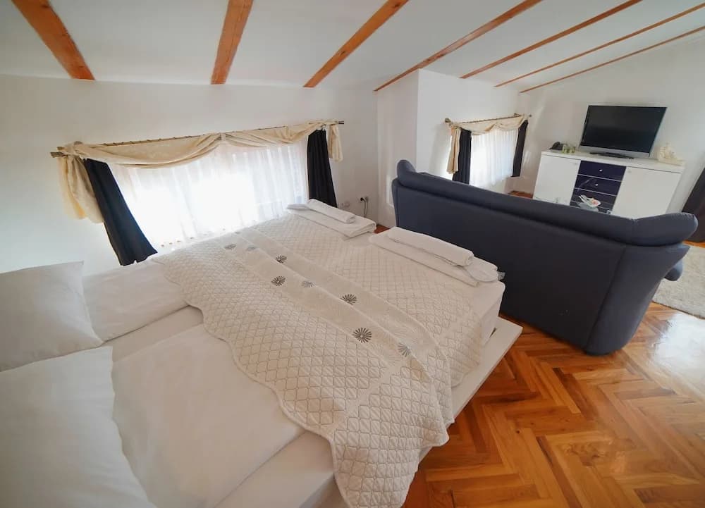 Luxury Suite