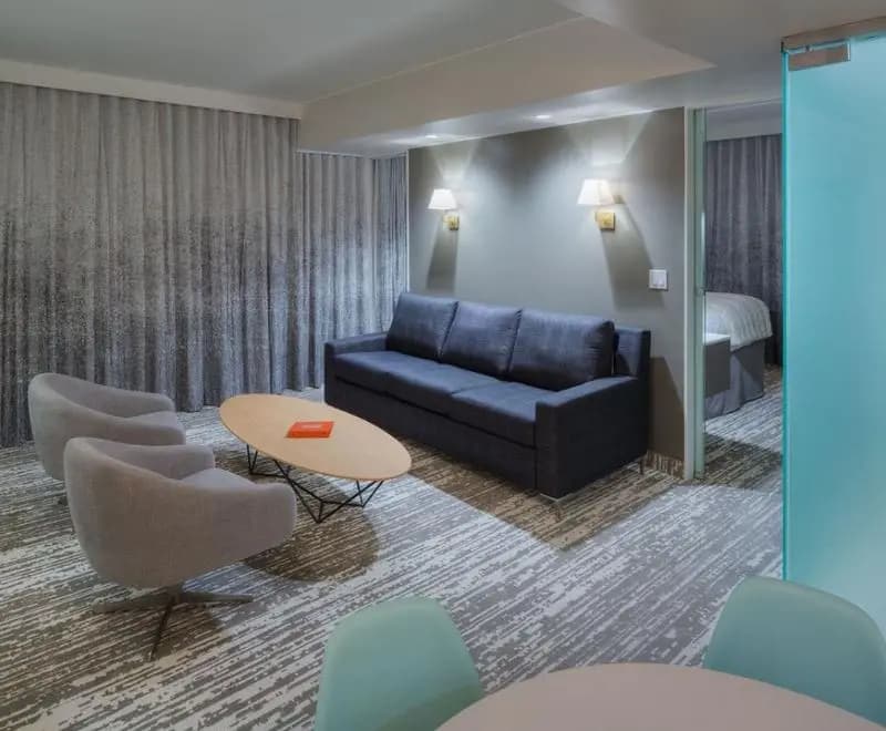 Double Suite with city view twin beds