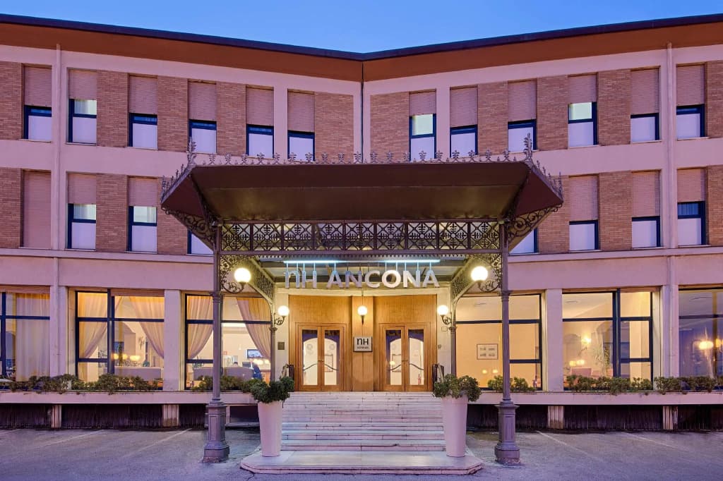 Hotel photo 1