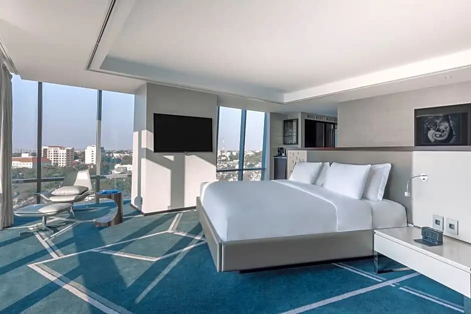 Premium Double room with bay view full double bed