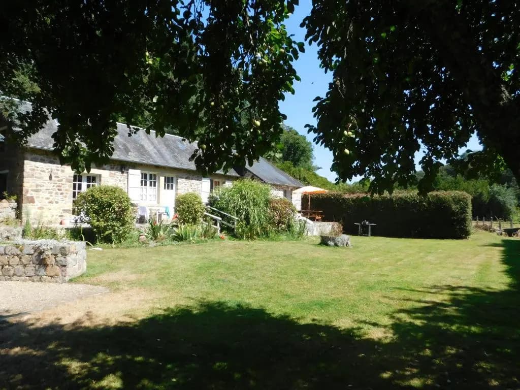 2 Bedrooms Cottage