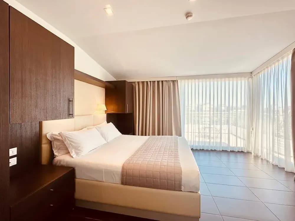 Deluxe Suite